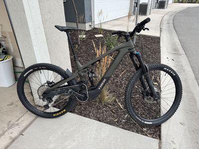 2025 Trek Slash+ 9.7 - Large