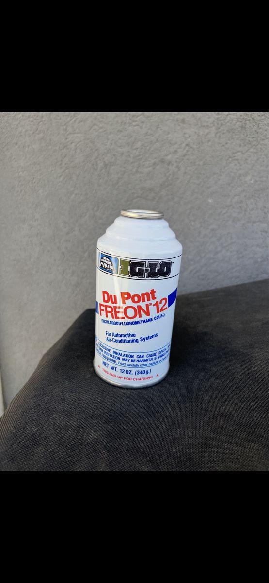 Vintage Du Pont Freon 12 12oz Automotive Air-Conditioning Can, 28 cans. Will sell individually. $20 per can. Or $420 for all 28.