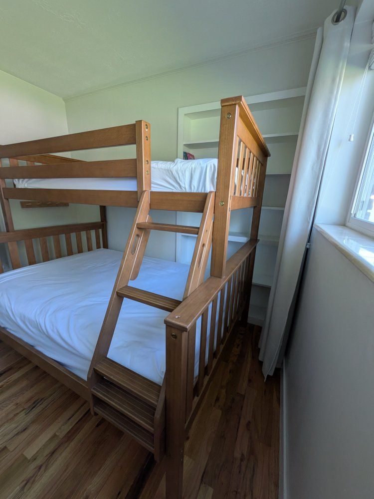 Max & Lily Twin Over Full Bunk Bed