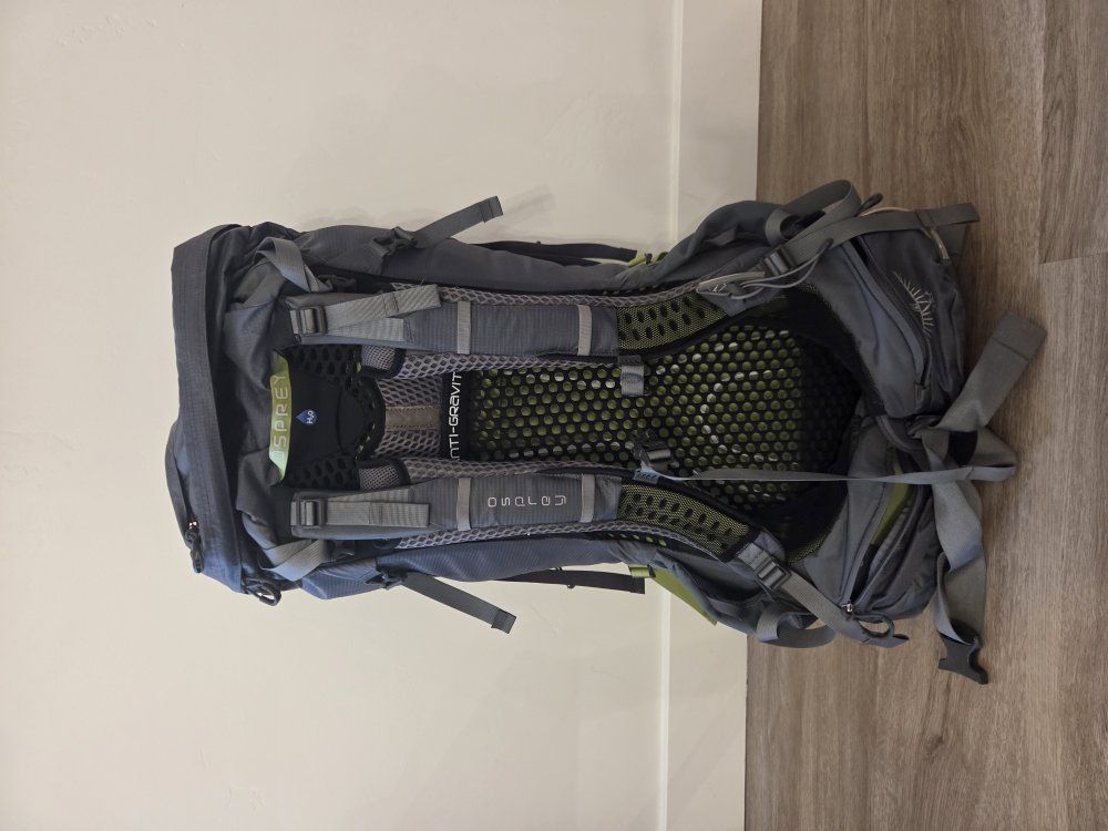 Osprey Mens 65L AG Hiking Backpack