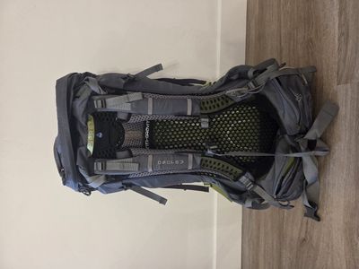 Osprey Mens 65L AG Hiking Backpack