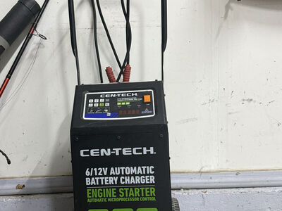 6 And 12 Volt 200 Amp Battery Charger