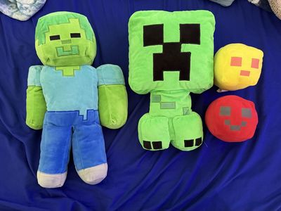 Minecraft Plush Lot: Zombie, Creeper, & Red/Yellow Blocks - Soft & Collectible Gamer Decor
