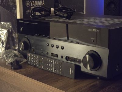 4k, 7.2 Yamaha TSR-7850 Open Box, all accessories