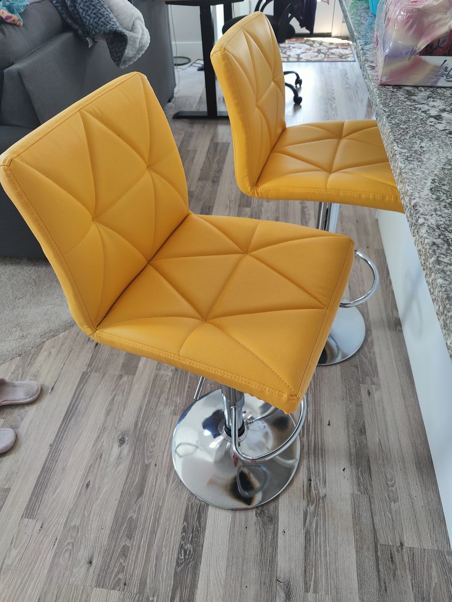 Bar/counter adjustable stools