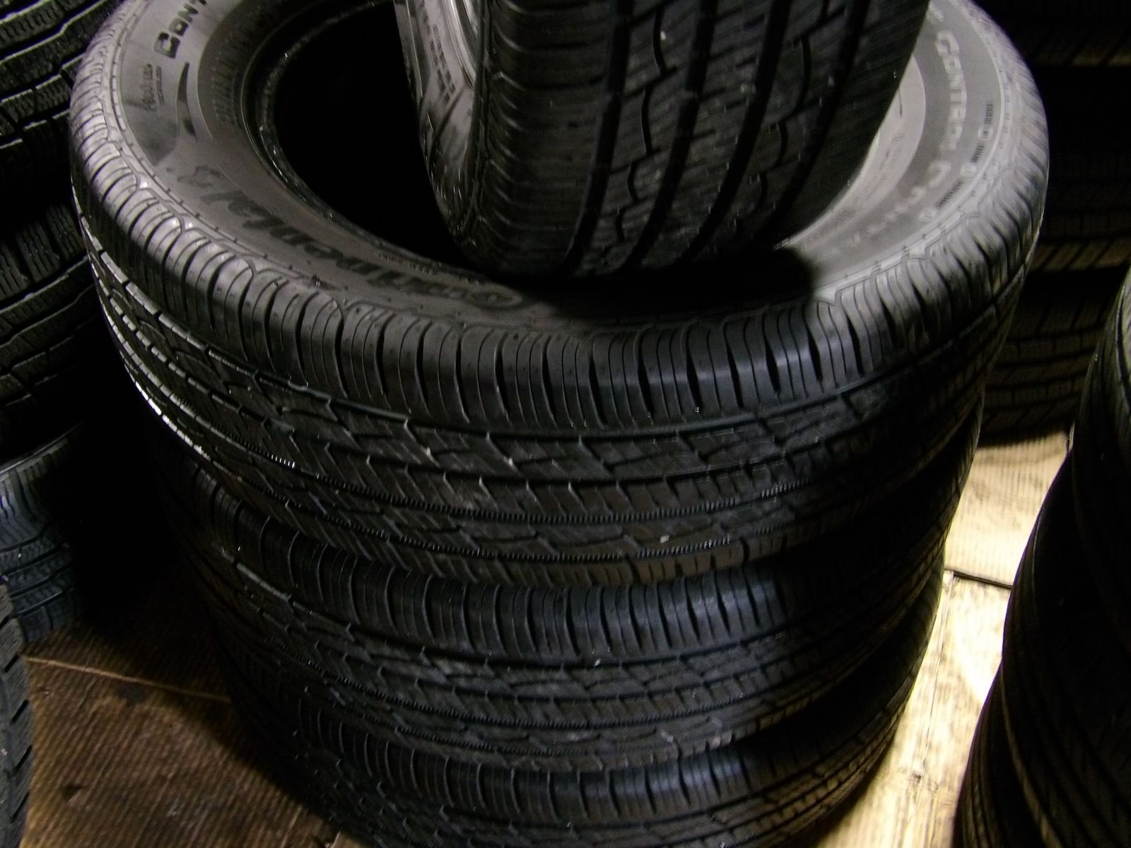 215/65R16 CONTINENTAL CONTROL CONTACT SET OF USED TIRES