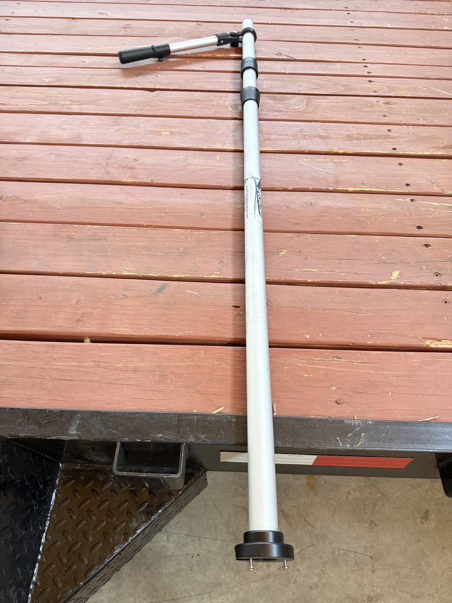 Livescope pole