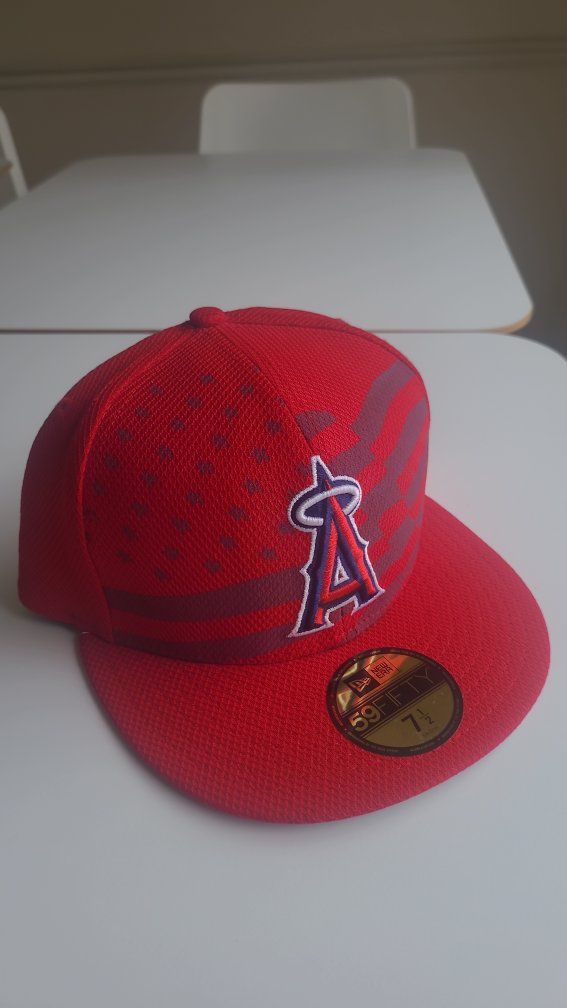 New Era Los Angeles Angels 59FIFTY Fitted Hat Size 7 1/2 Red