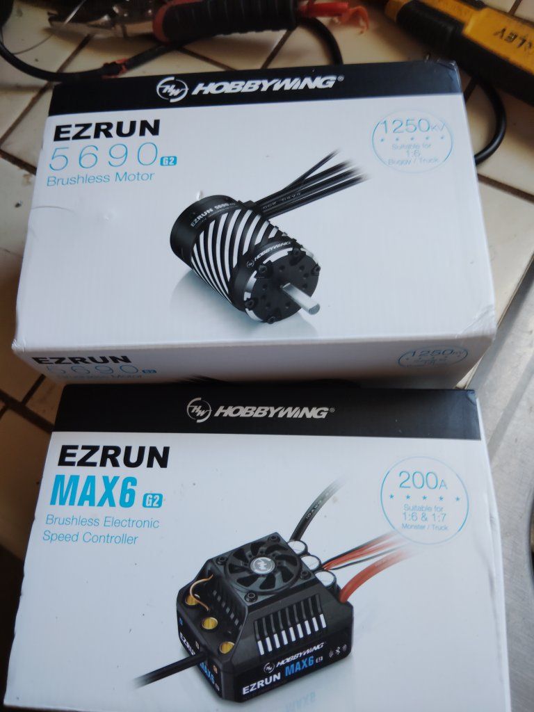 Hobbywing EZRUN MAX6 G2 200A ESC & 5690 1250KV Brushless Motor Combo for 1/6 1/7 RC
