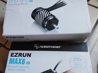 Hobbywing EZRUN MAX6 G2 200A ESC & 5690 1250KV Brushless Motor Combo for 1/6 1/7 RC