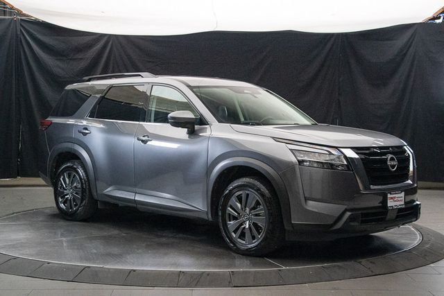 2023 Nissan Pathfinder SV