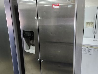Samsung Stainless steel side by side fridge! W-Warranty