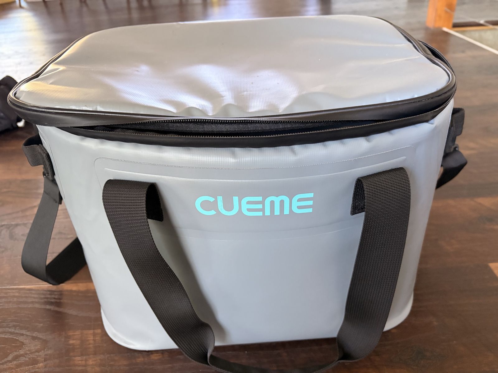 CUEME Cold Therapy System Pain Relief Machine with Carrying Bag and Pad