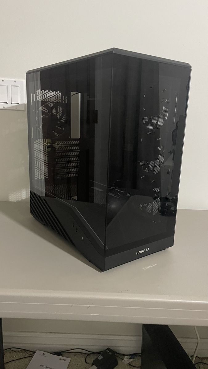 Lian Li V100 Atx Mid Tower Pc Case