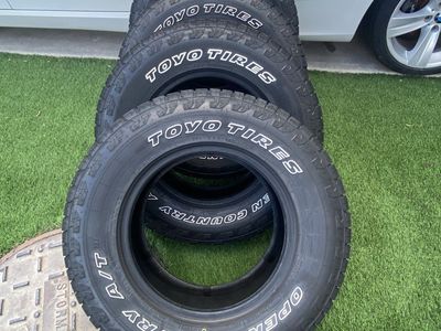Open country Toyo at 215 75 15