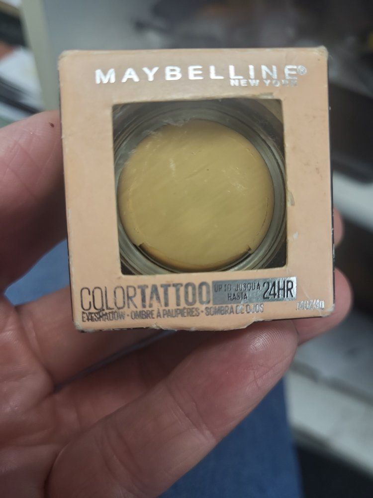 Maybelline Color Tattoo 24HR Eyeshadow - 10 V.I.P.
