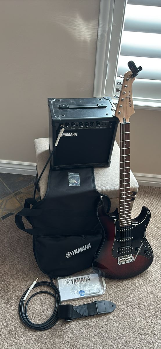 Yamaha Pacifica wi/Amp Complete Bundle