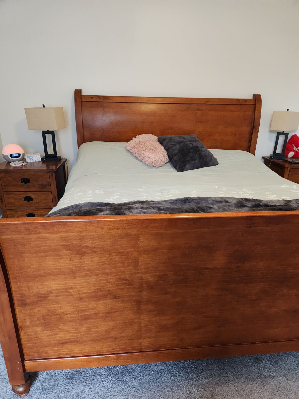 Queen Sleigh Bed