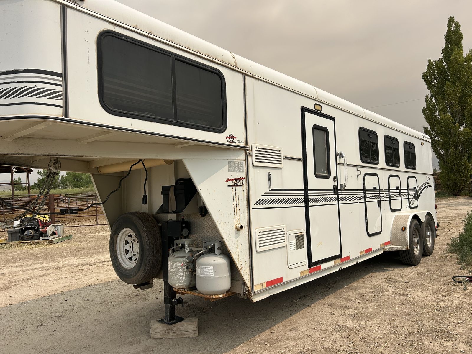 1998 S&H Horse Trailer