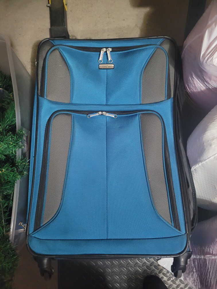 free large suitcase