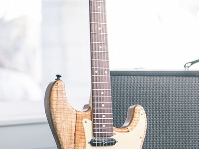 Stratos - Fig Custom Guitars Stratocaster Style Lindy Fralin