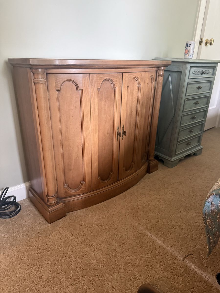 Vintage Solid Wood Curved Front Storage Cabinet / Bar Cabinet