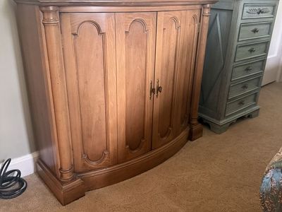 Vintage Solid Wood Curved Front Storage Cabinet / Bar Cabinet