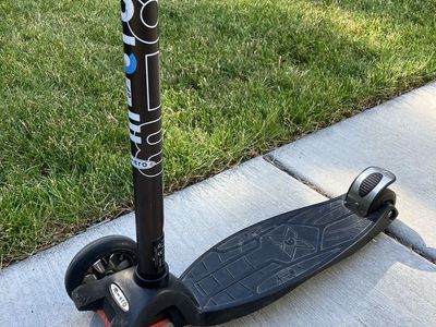 Micro Maxi Kickboard Scooter