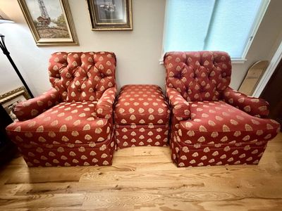 2- Classic Henredon armchairs and 2 ottomans