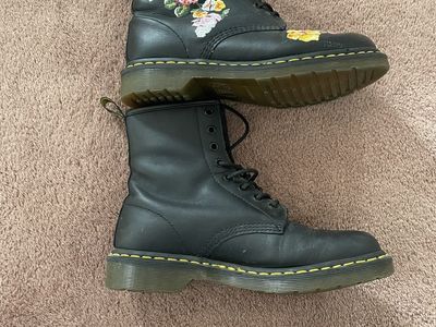 Women’s 9 Doc Martens boots with flower detailing