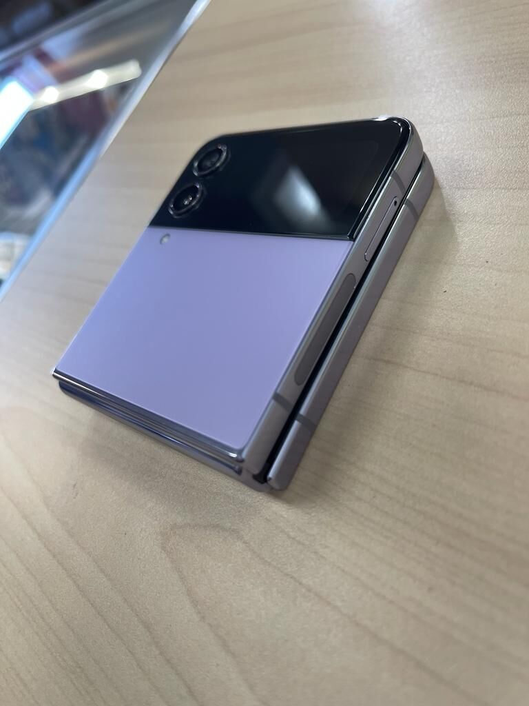Samsung Galaxy Z Flip 4 DUOS- 256GB -Unlocked