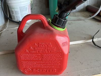 1 Gallon Gas Can with Safety Top