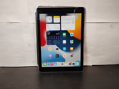 iPad Pro 9.5 - 256GB Model MPDY2LL/A