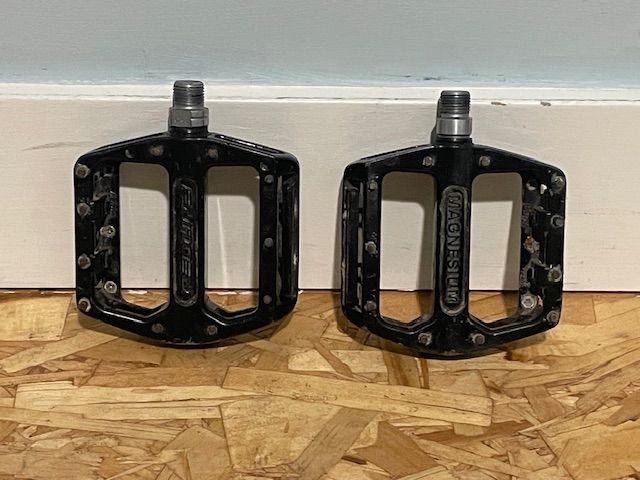 Redline Magnesium flat bmx mountain bike pedals