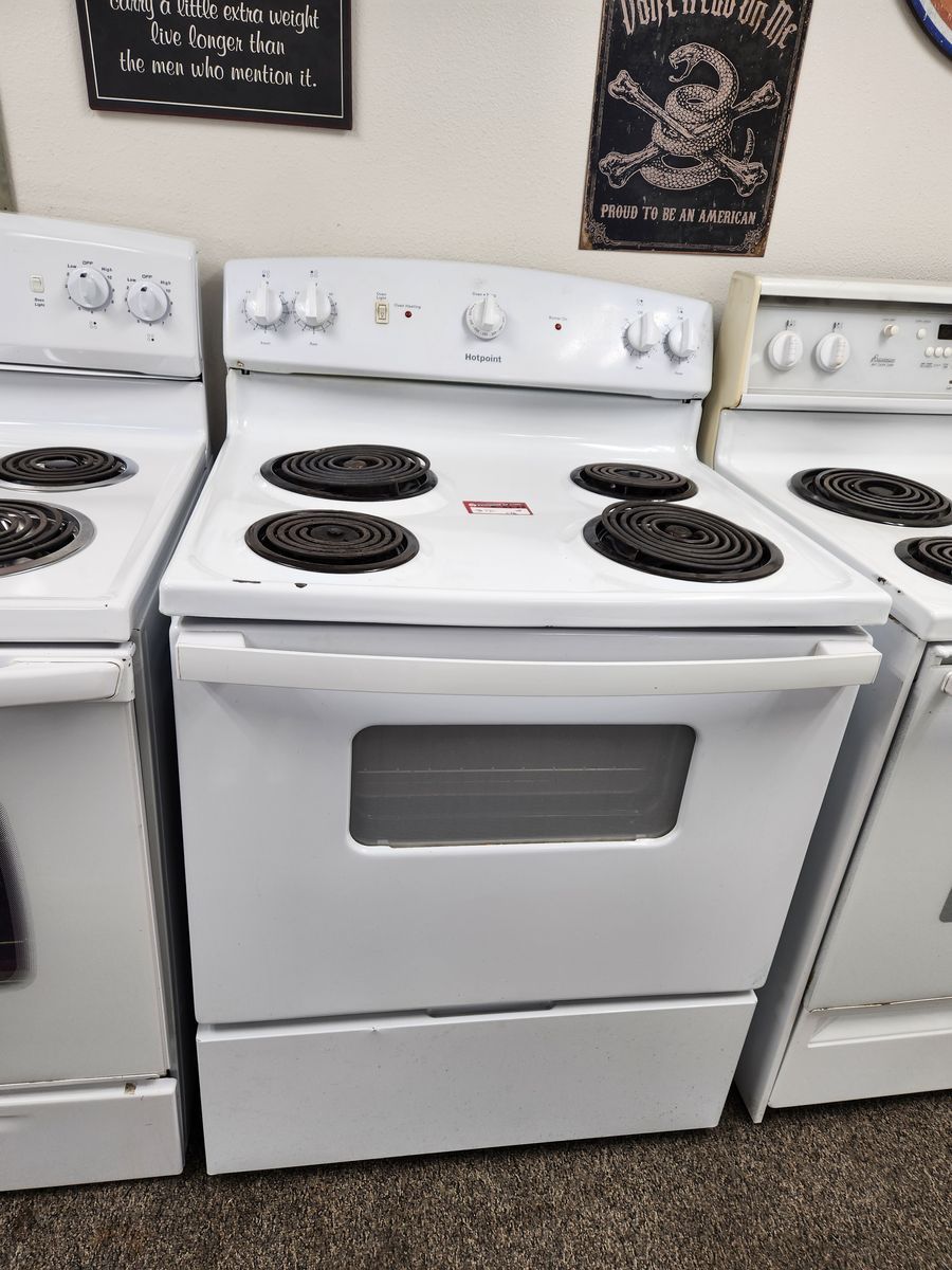 GREAT WHITE HOTPOINT COIL TOP RANGE! W-WARRANTY