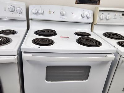 GREAT WHITE HOTPOINT COIL TOP RANGE! W-WARRANTY
