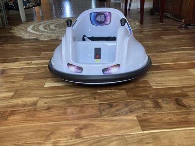 Unbranded Kids' Ride-On Bumper Car Electric 360-Degree Spin Toy w/ Lights & Sound