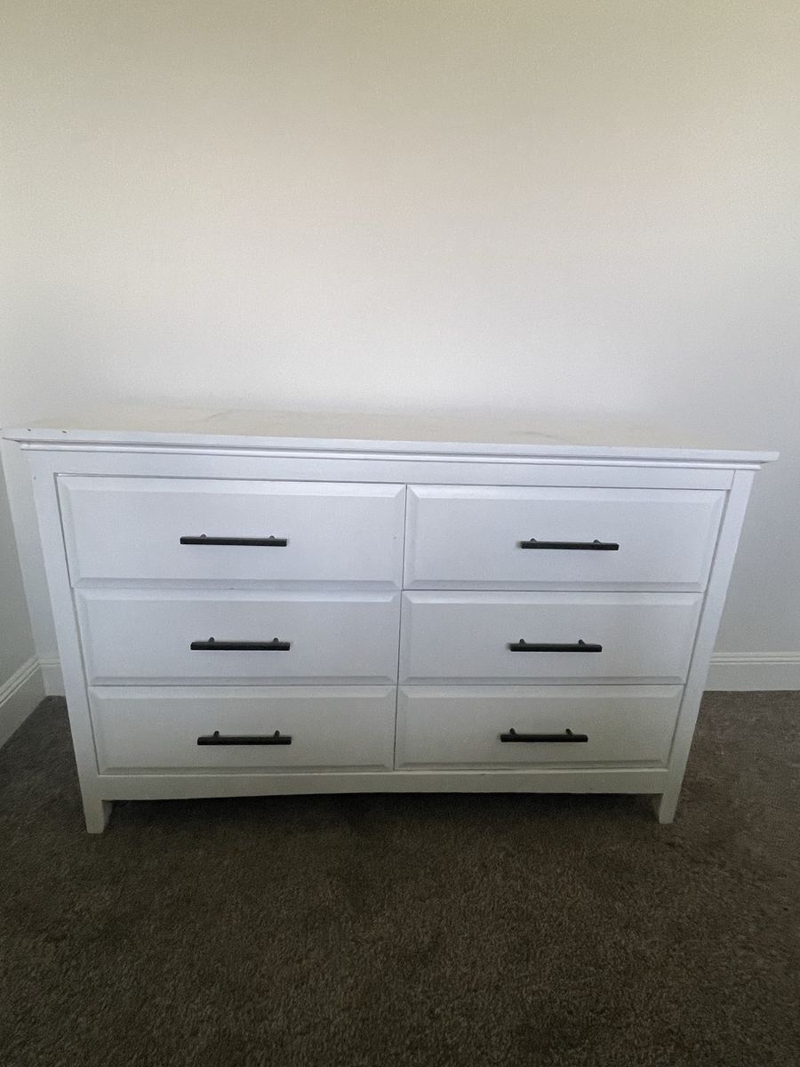 White 6-Drawer Dresser with Black Bar Pulls