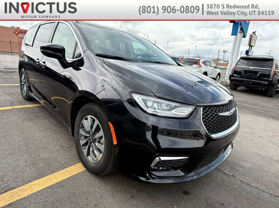 2024 Chrysler Pacifica Plug-In Hybrid Select
