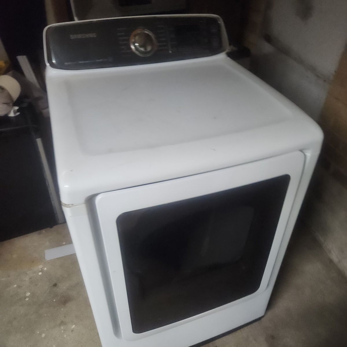 Samsung dryer, needs a new stabilizer piece but it drys awesome