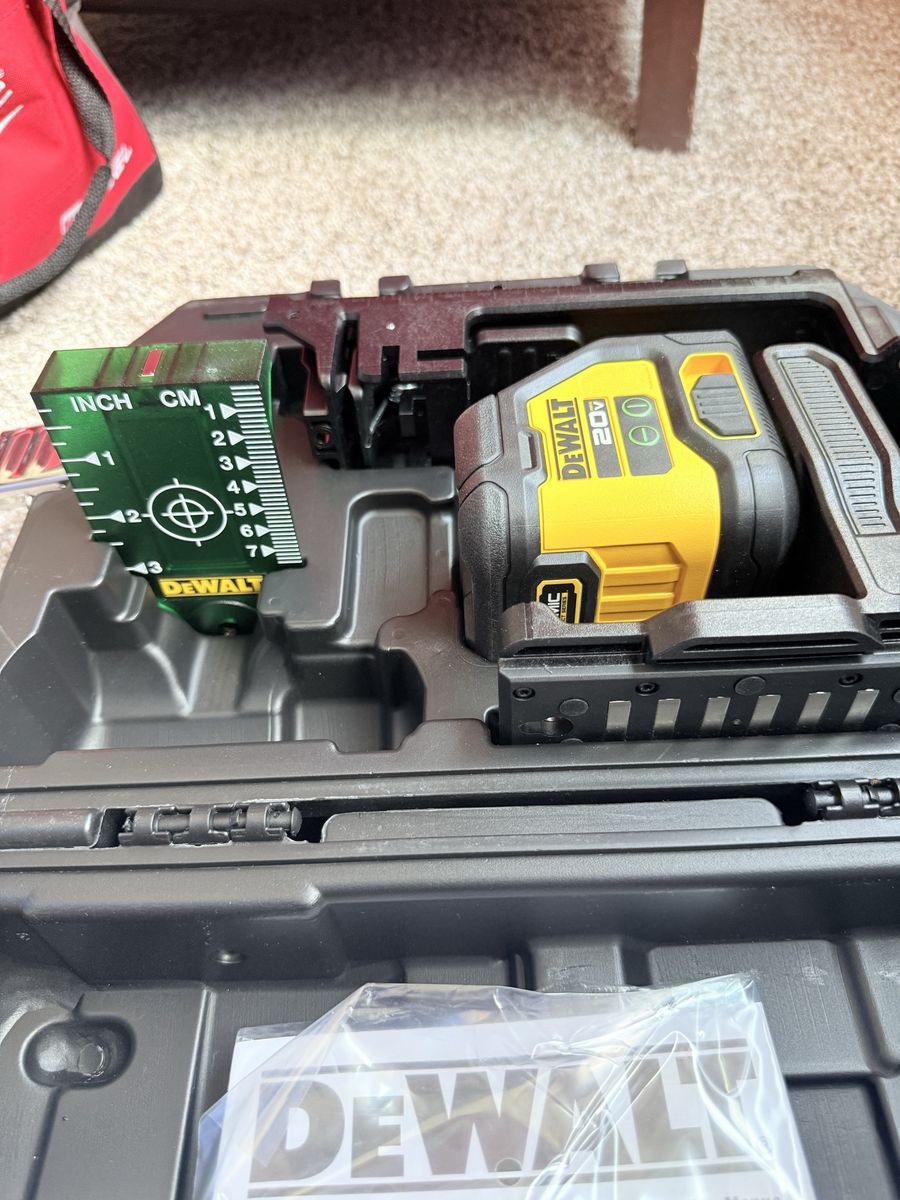DEWALT 20V MAX Green Cross Line Laser Level Kit with Case