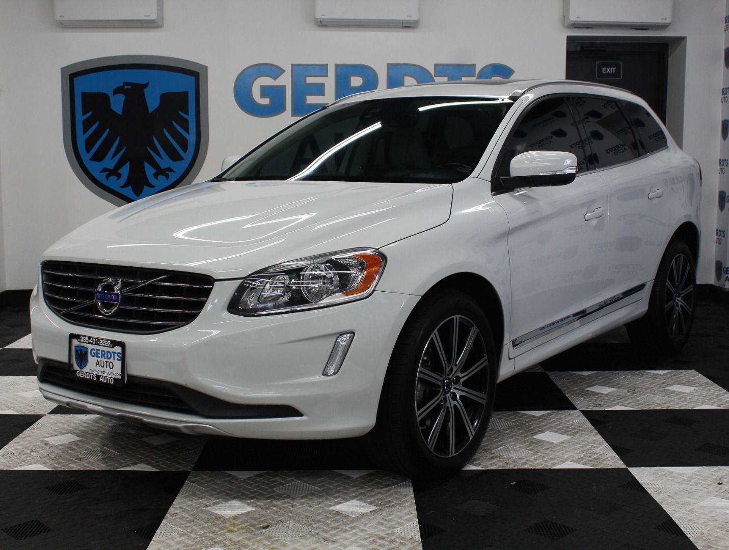 2015 VOLVO XC60 T5 Premier