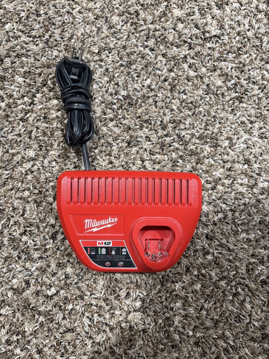 Milwaukee M12 Lithium-Ion Battery Charger (48-59-2401)