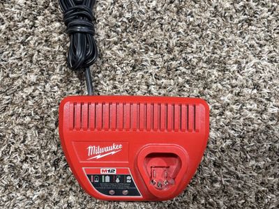 Milwaukee M12 Lithium-Ion Battery Charger (48-59-2401)