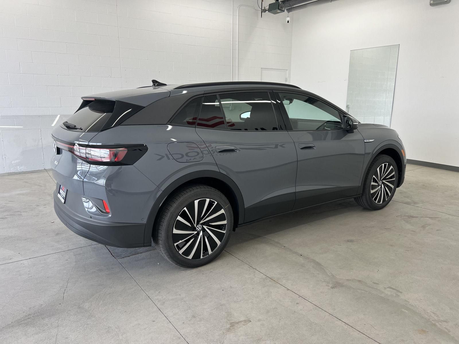 Main image 4
