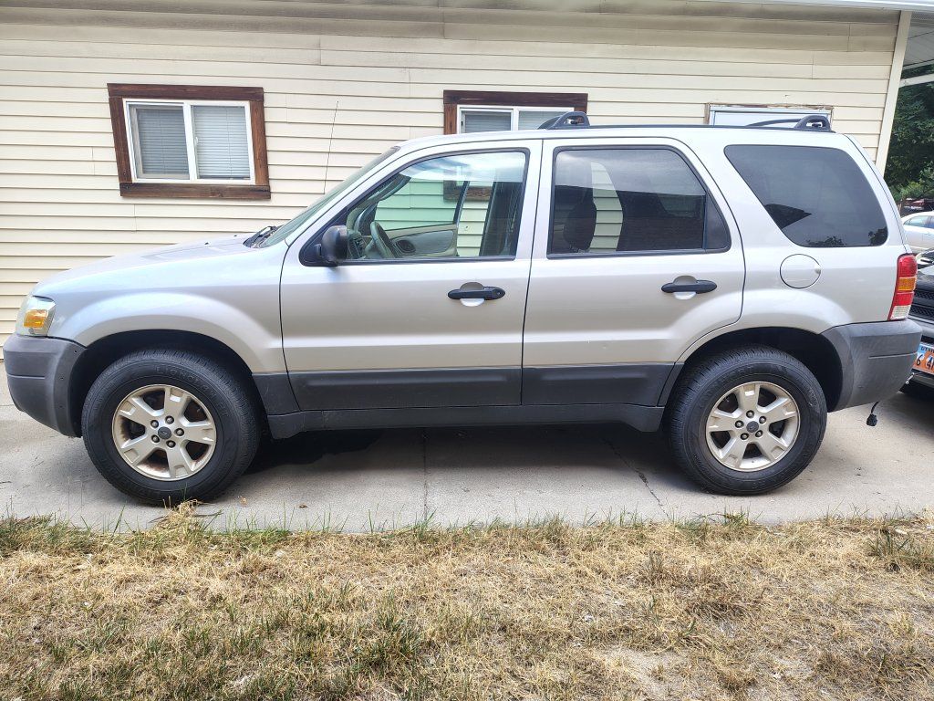 2005 Ford Escape 