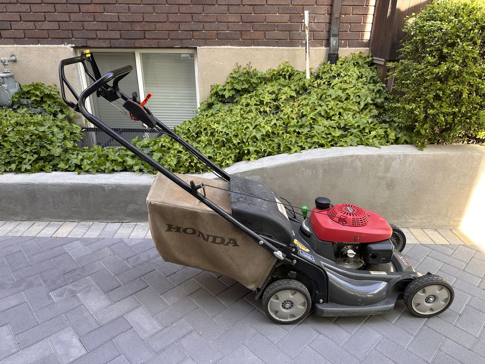 Honda Lawn Mower HRX217
