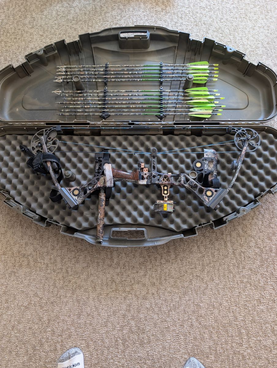 Left Hand Matthews Solo Cam compound bow