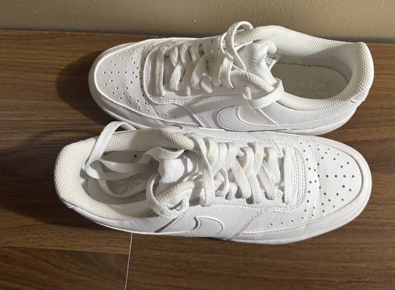 Women’s Nike Shoes US 7