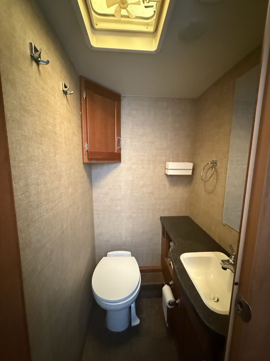 Main image 7